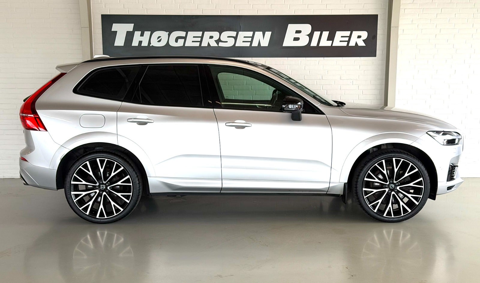 Billede af Volvo XC60 2,0 T8 ReCharge R-Design aut. AWD Van