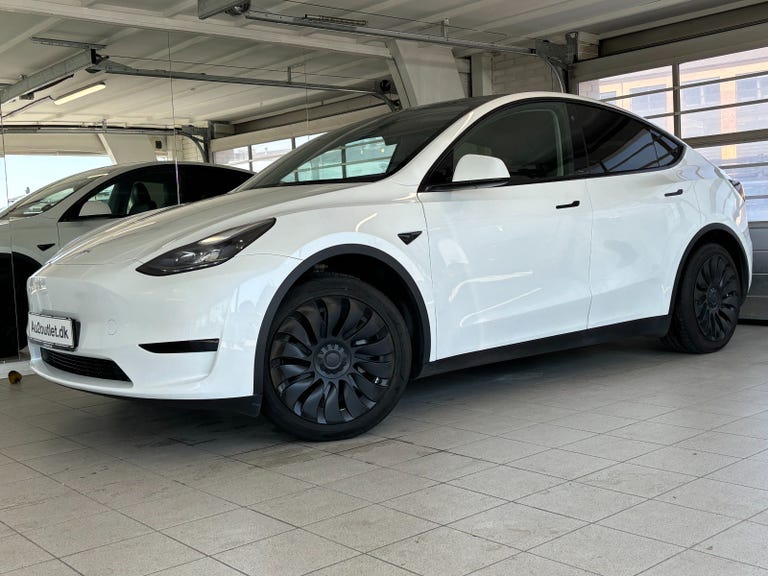 Tesla Model Y RWD