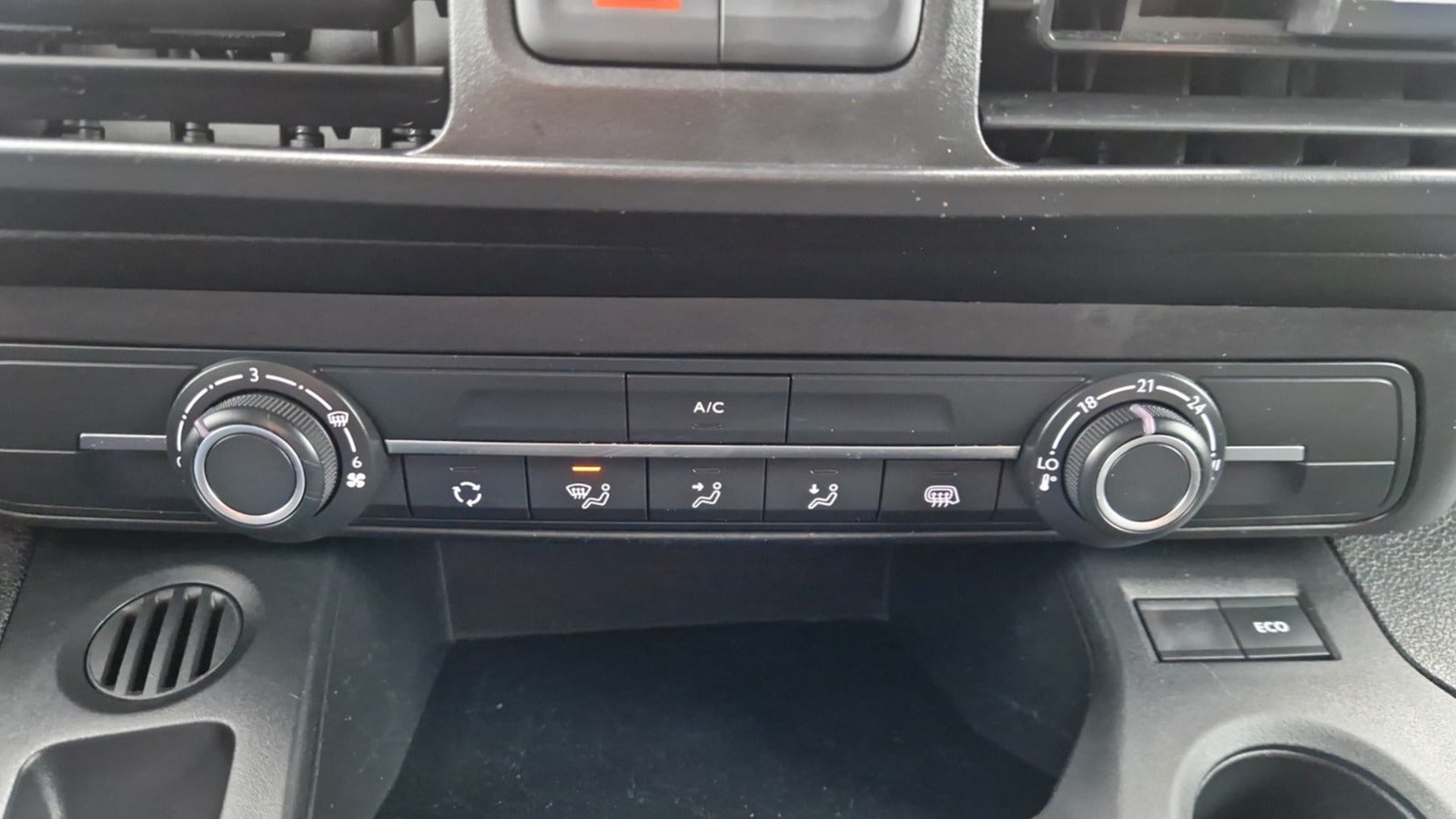 Billede af Peugeot Partner 1,5 BlueHDi 130 L1V1 Plus EAT8 Van