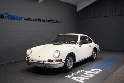 Porsche 911 2,0 Coupé Benzin modelår 1967 km 46000 Hvid, Helt unikt samler objekt!!

Den første Pors