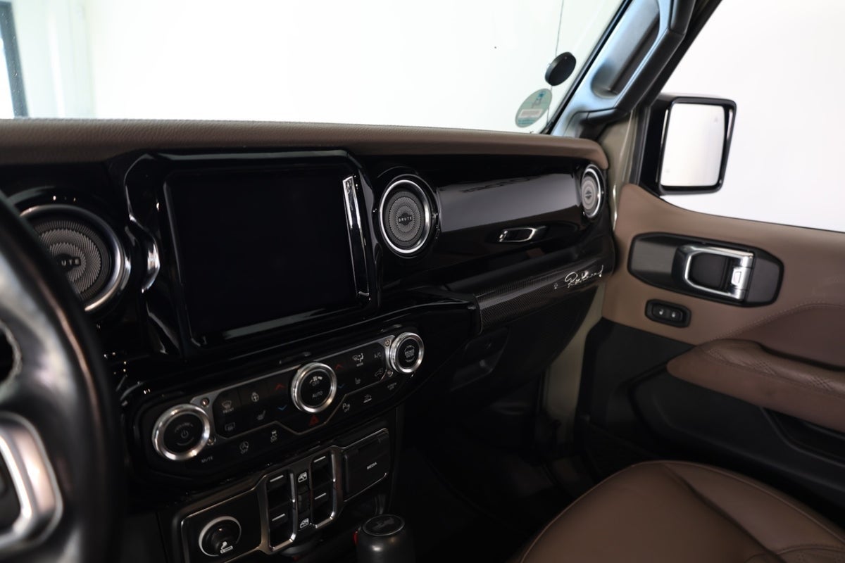 Jeep Wrangler Unlimited 2,0 T Brute Sky One aut. 4×4 4d - 11
