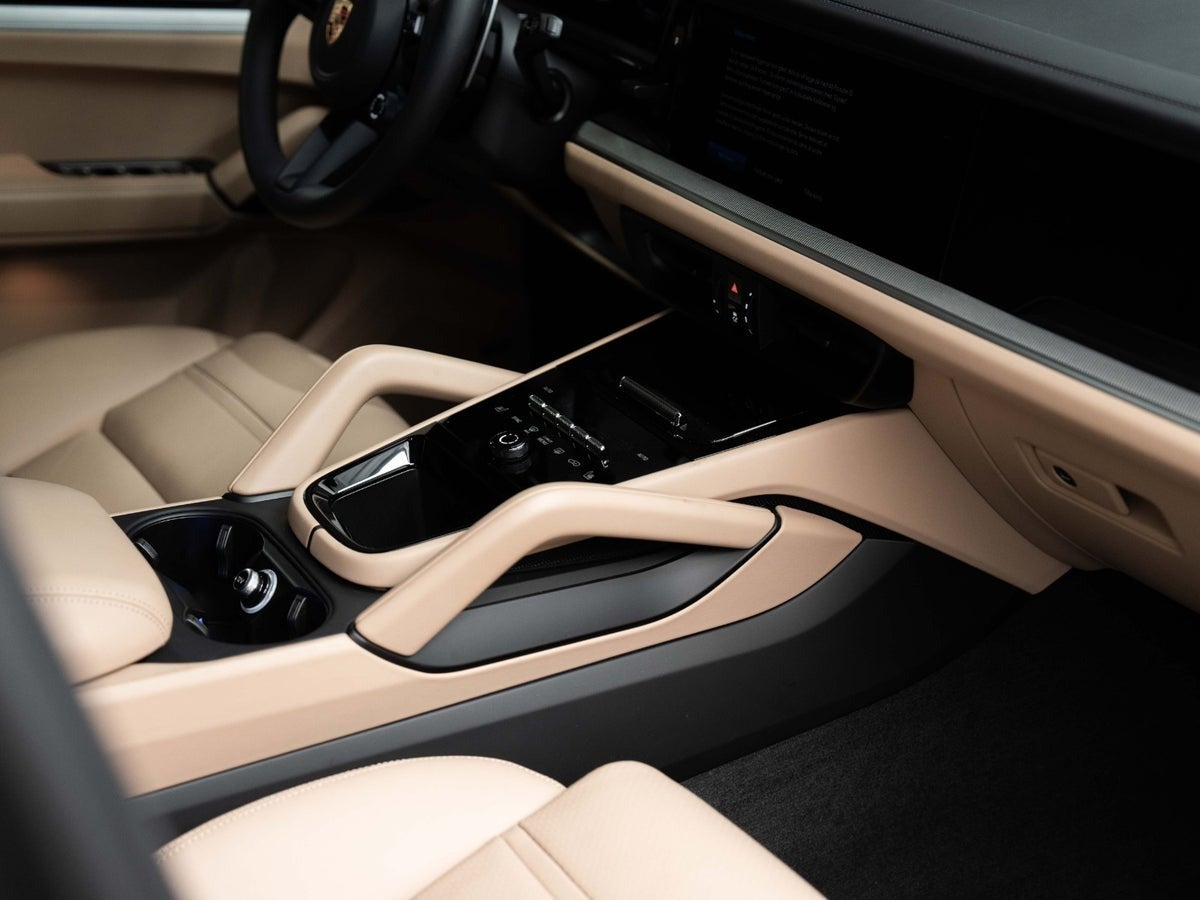 Gallery image 17 of 18