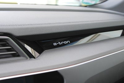 Audi e-tron Black Edition S-line quattro