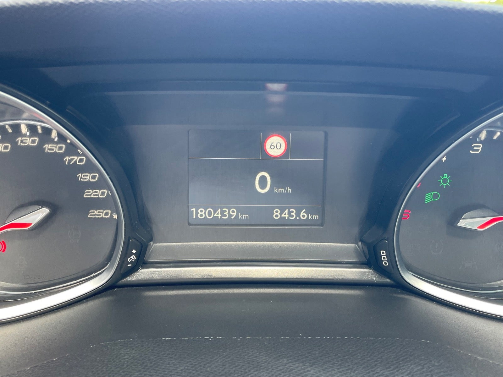 Billede af Peugeot 308 1,5 BlueHDi 130 Allure+ Sky SW