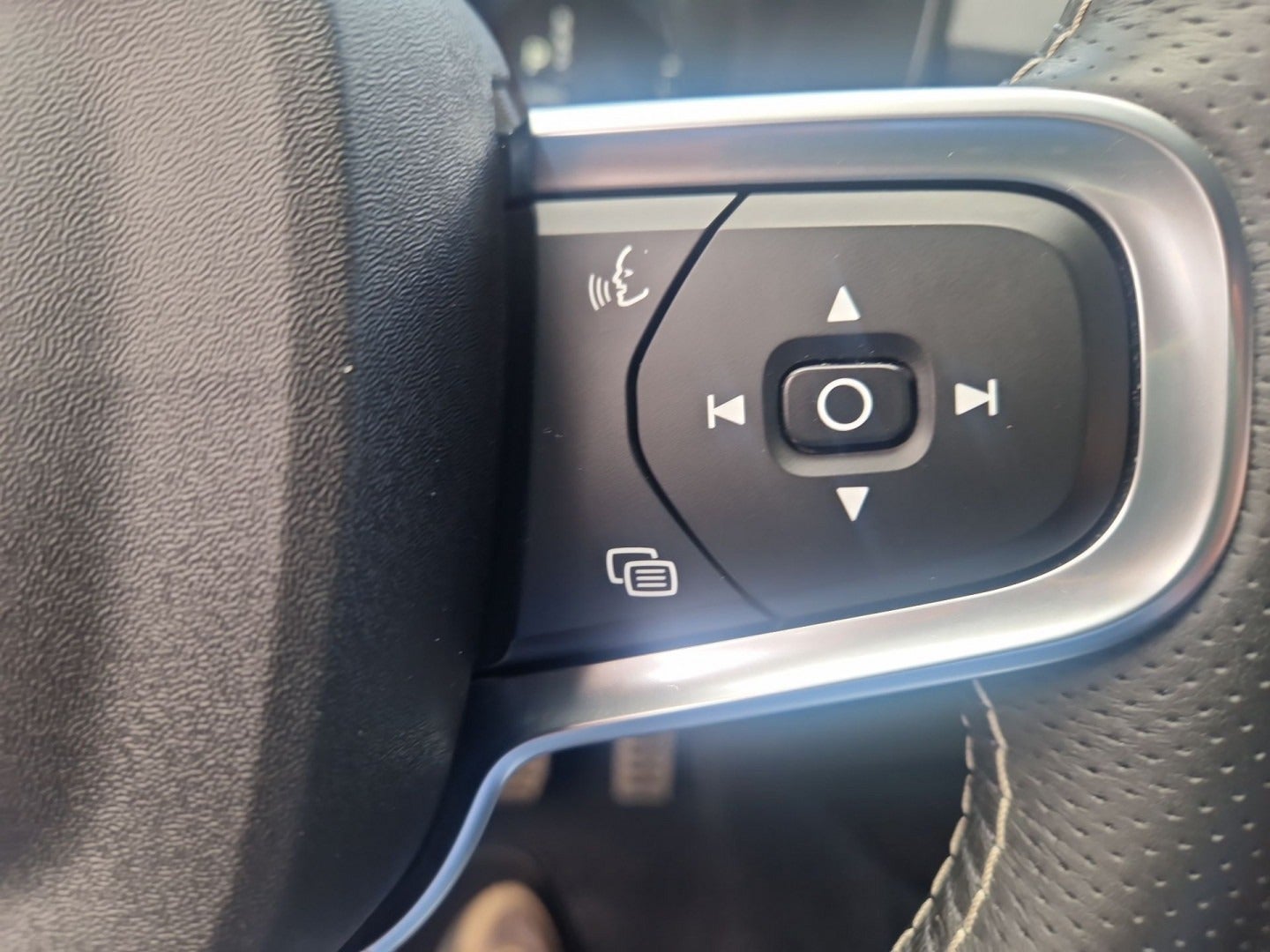 Billede af Volvo XC40 1,5 T5 ReCharge R-Design aut. Van