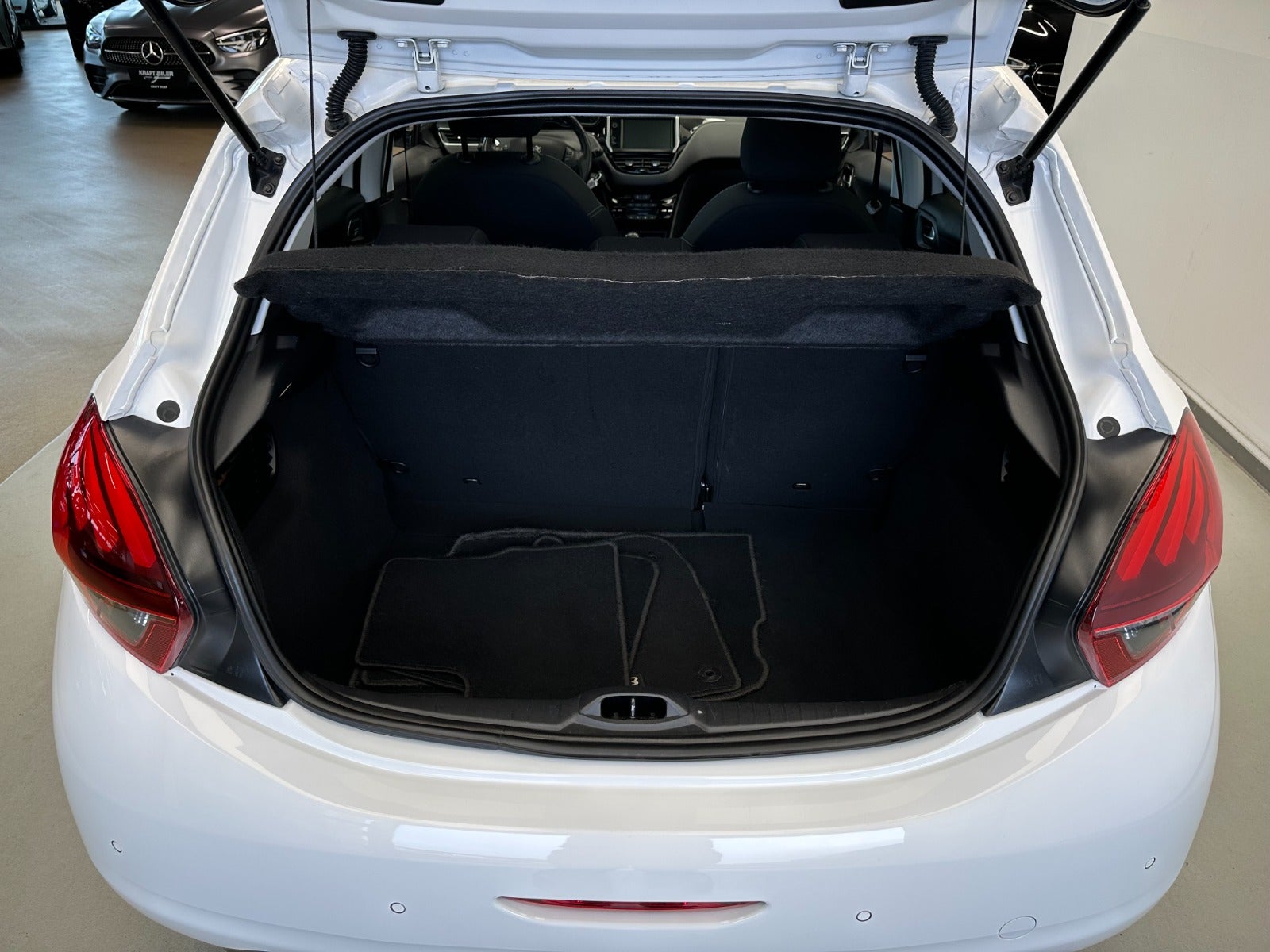 Billede af Peugeot 208 1,2 PureTech 82 Allure Sky