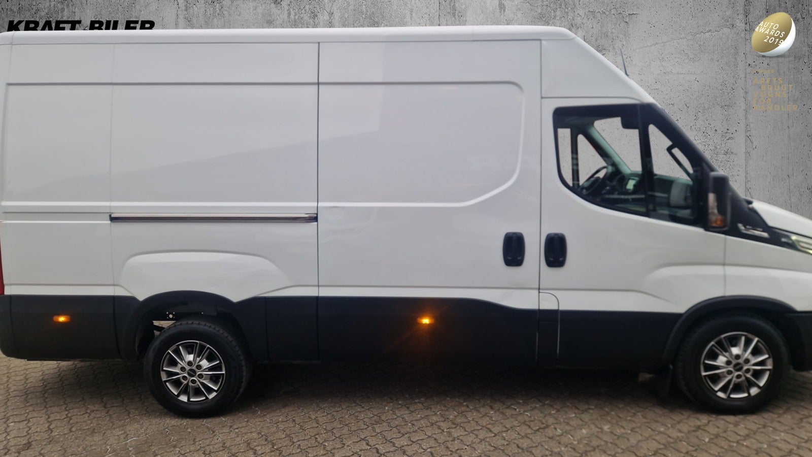 Billede af Iveco Daily 3,0 35S18 12m³ Van AG8