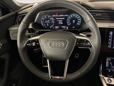 Audi Q8 e-tron S-line quattro Van