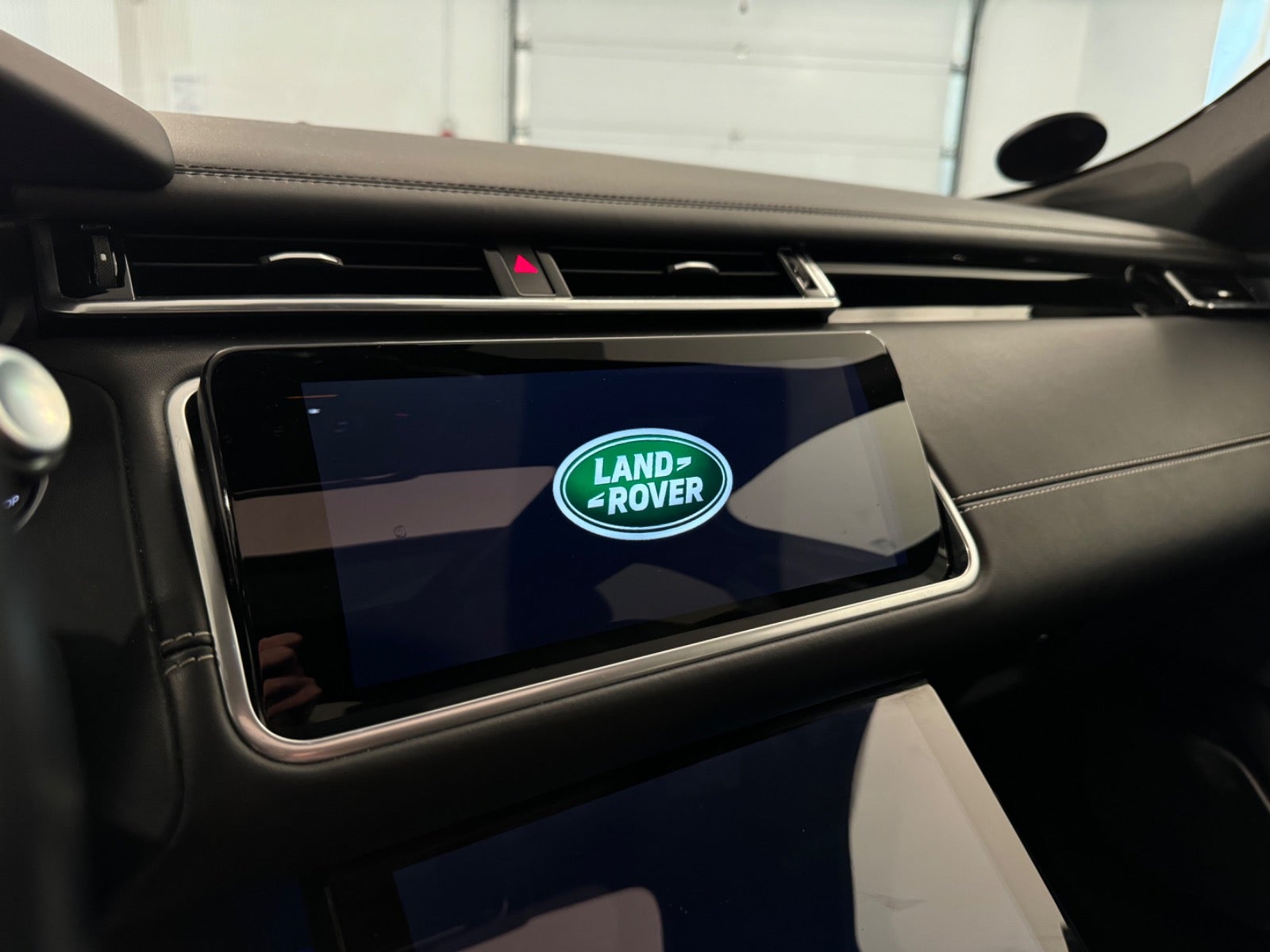 Land Rover – Range Rover Velar