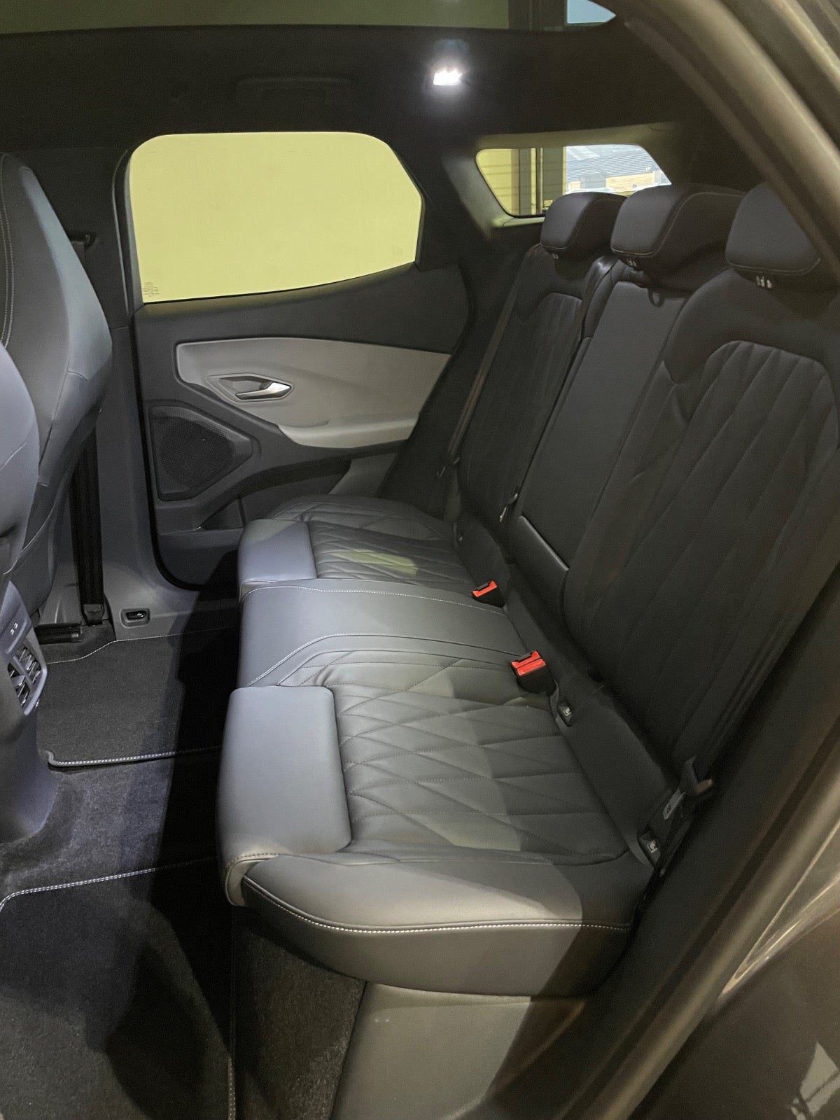 Ford Explorer Premium Extended Range