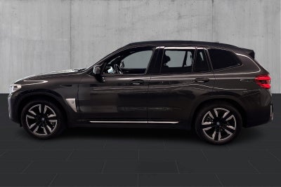BMW iX3 Charged - 1