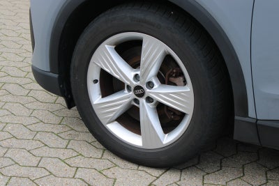 Audi Q4 e-tron Attraction Van