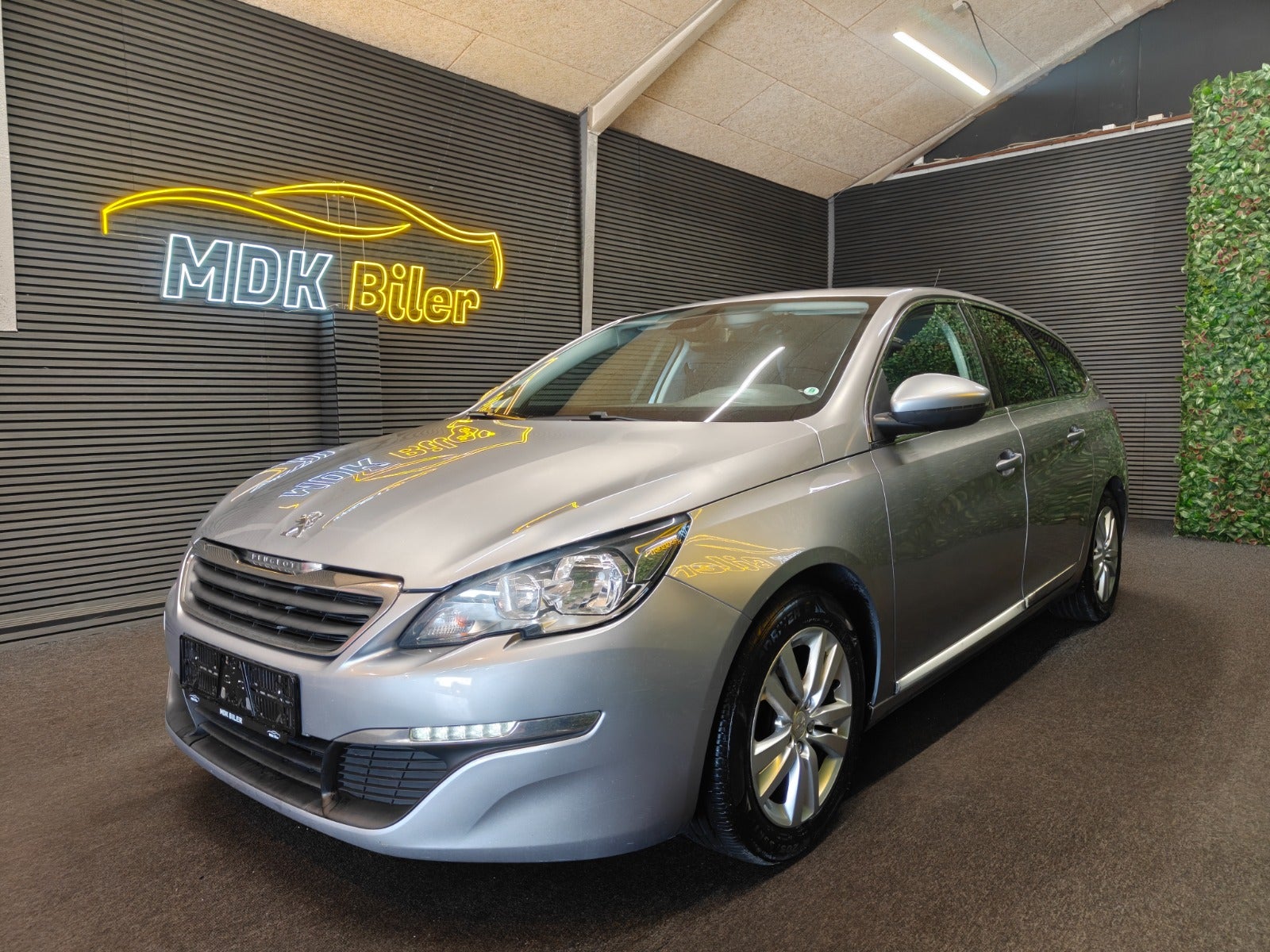 Billede af Peugeot 308 1,2 e-THP 130 Active SW EAT6