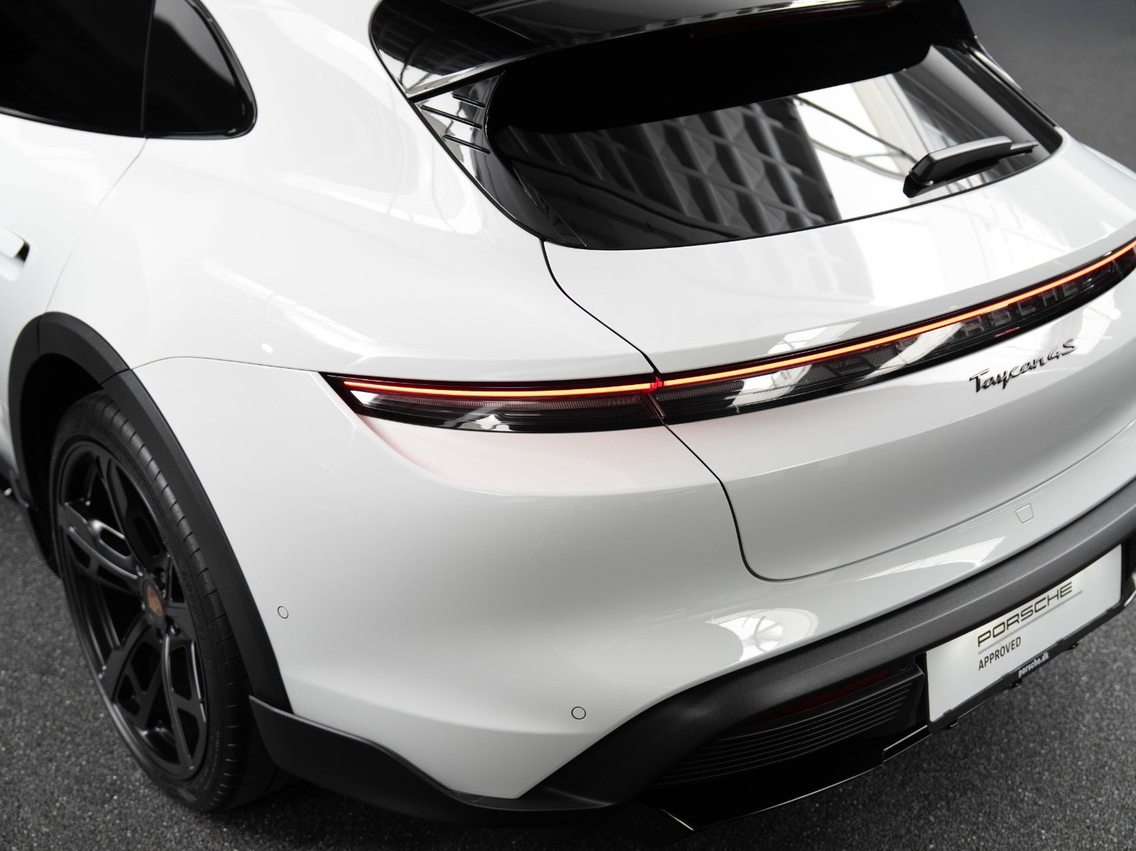 Gallery image 8 of 18