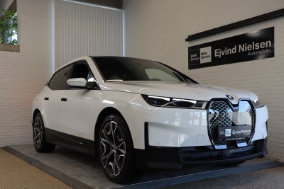 BMW iX xDrive40 Fully Charged