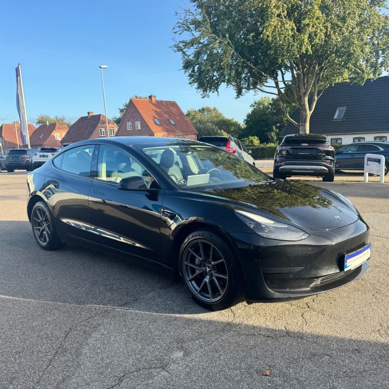 Tesla Model 3 RWD