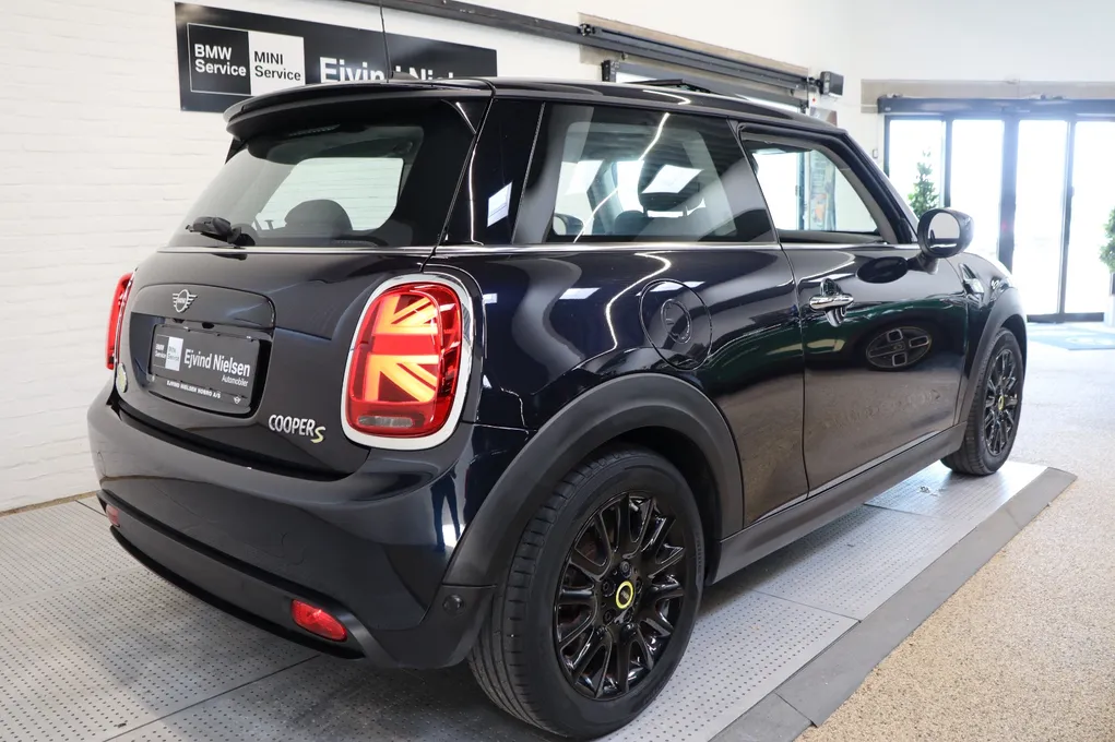 MINI Cooper SE Camden Edition