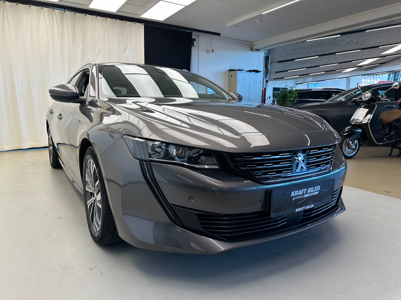 Billede af Peugeot 508 1,6 Hybrid Allure Pack SW EAT8