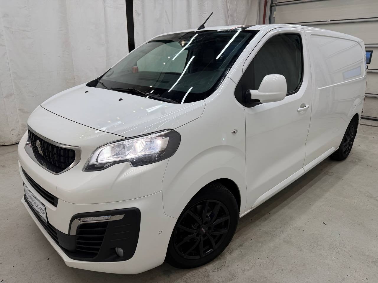Peugeot Expert BlueHDi 120 L2 Premium Van