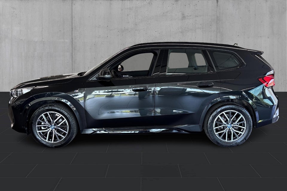 BMW iX1 xDrive30 M-Sport 2025
