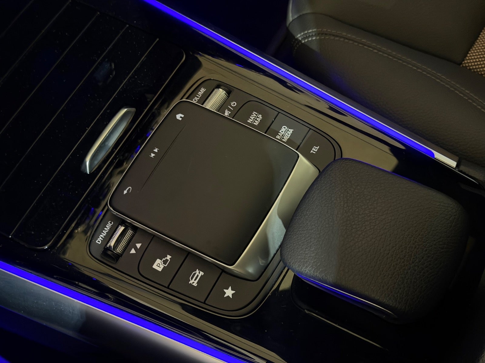 Mercedes EQA250 Electric Art