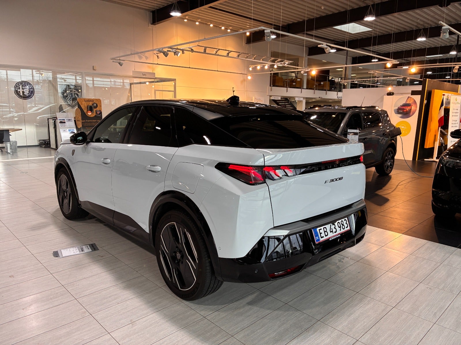 Billede af Peugeot e-3008 77 GT Pack