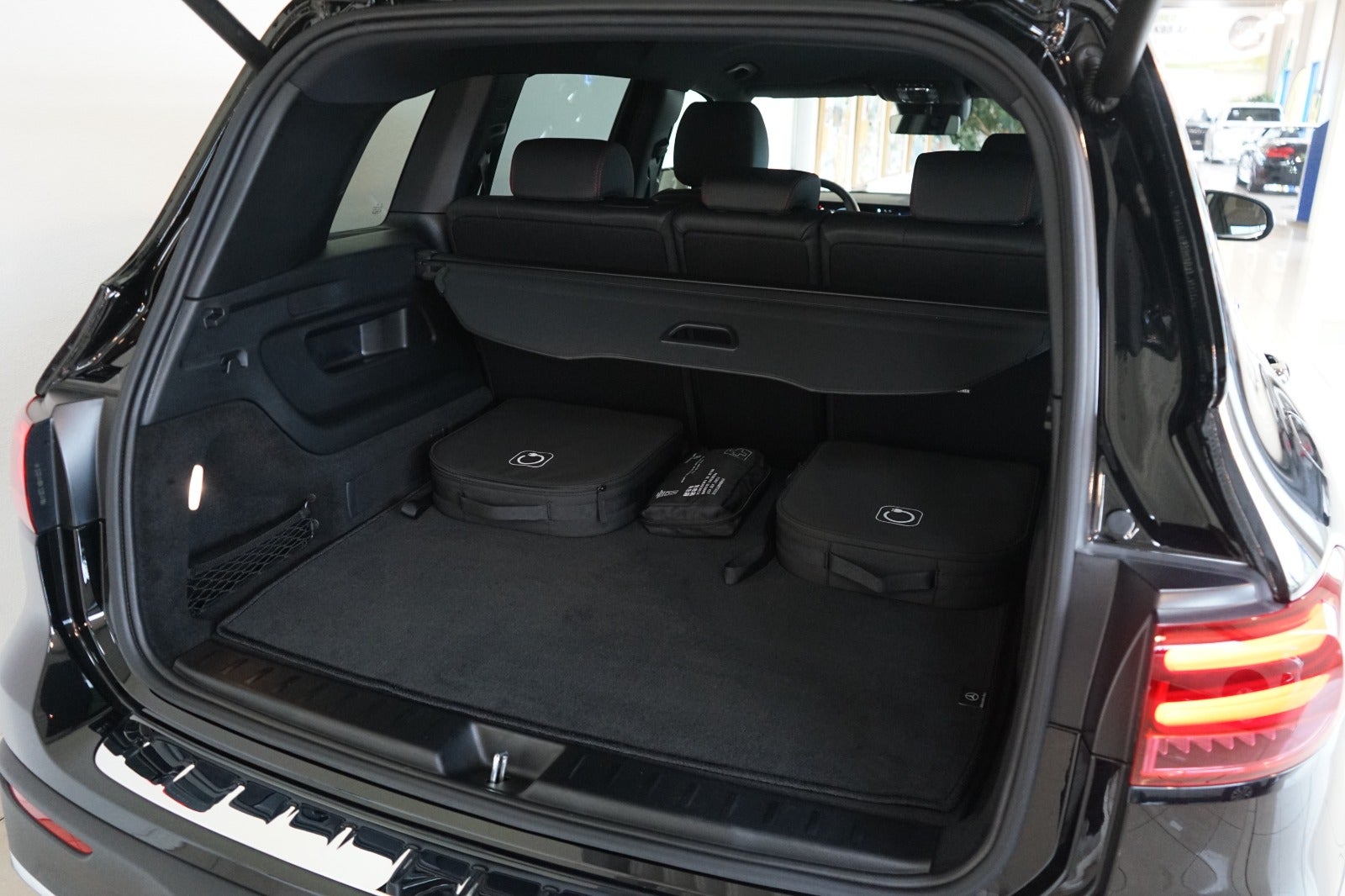 Mercedes EQB250+