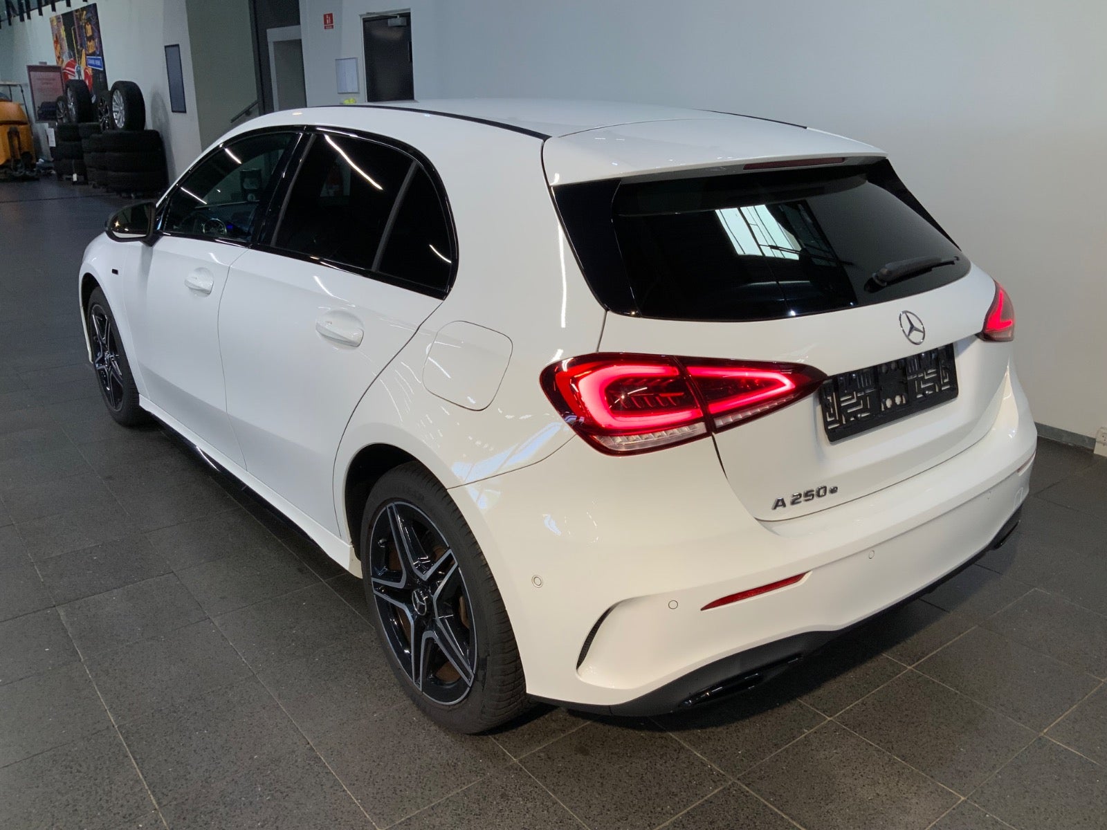 Mercedes-Benz A 250 e (5/8)