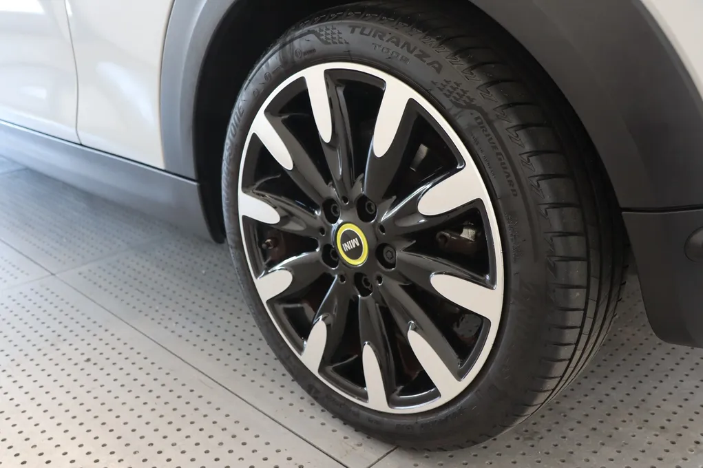 MINI Cooper SE Classic Trim