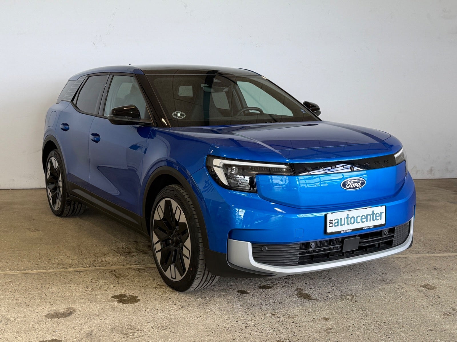 Ford Explorer Premium Extended Range AWD