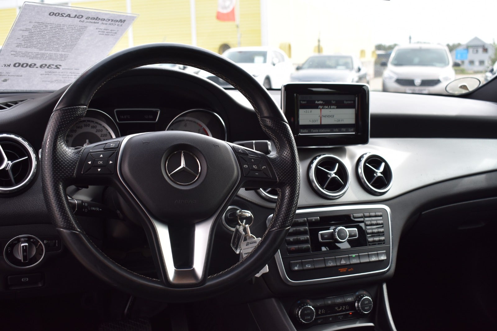 Mercedes GLA200 2014