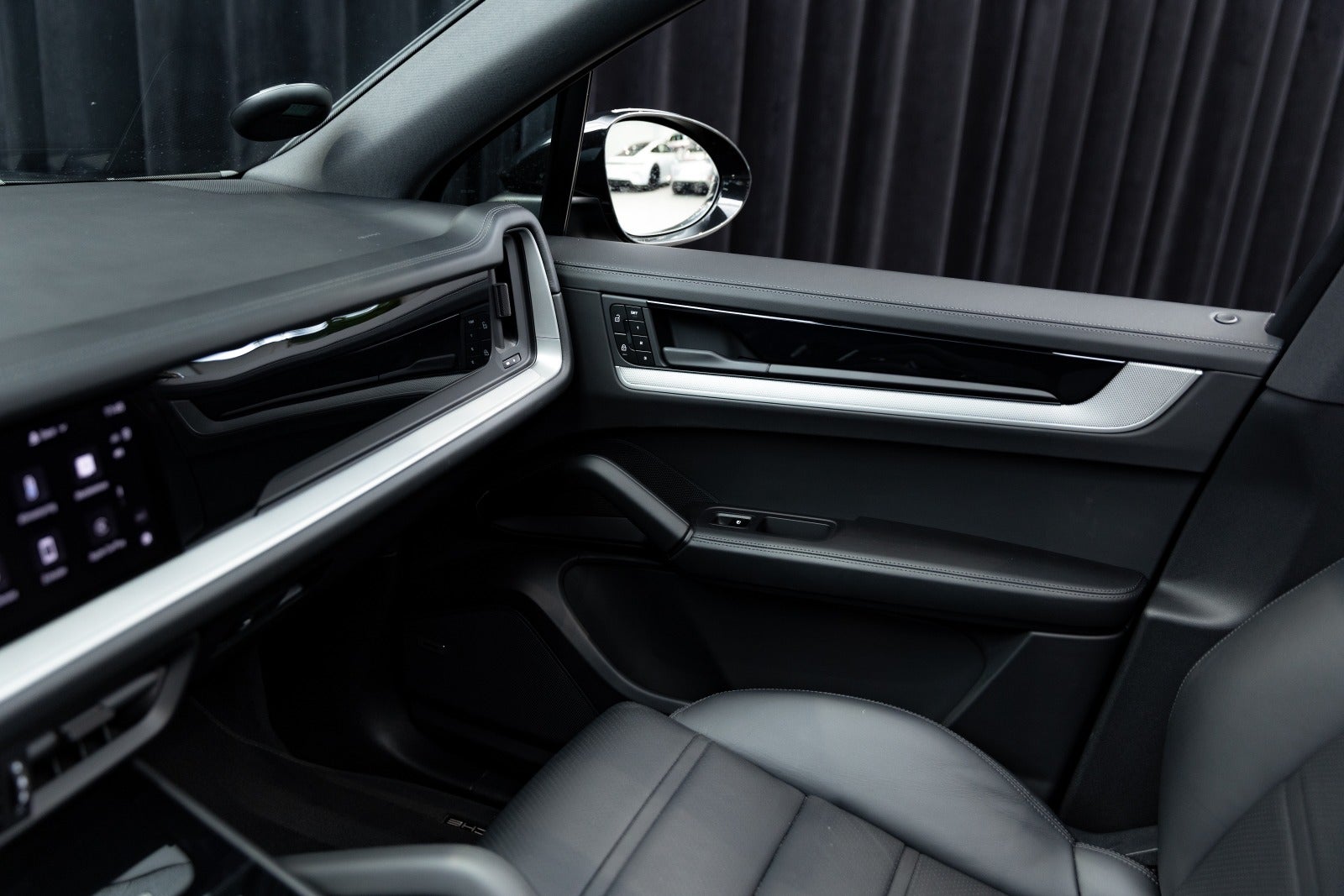 Gallery image 14 of 18