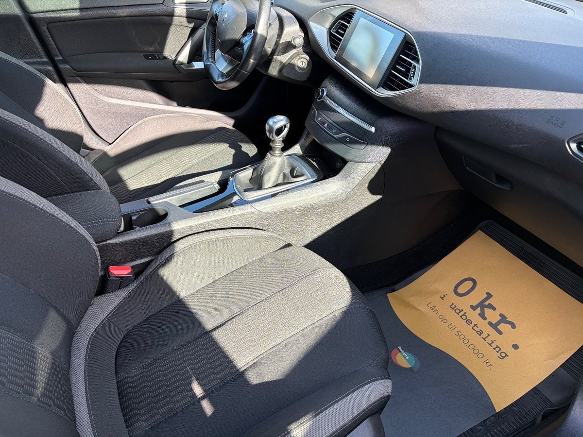 Peugeot 308 BlueHDi 120 Style Sky SW
