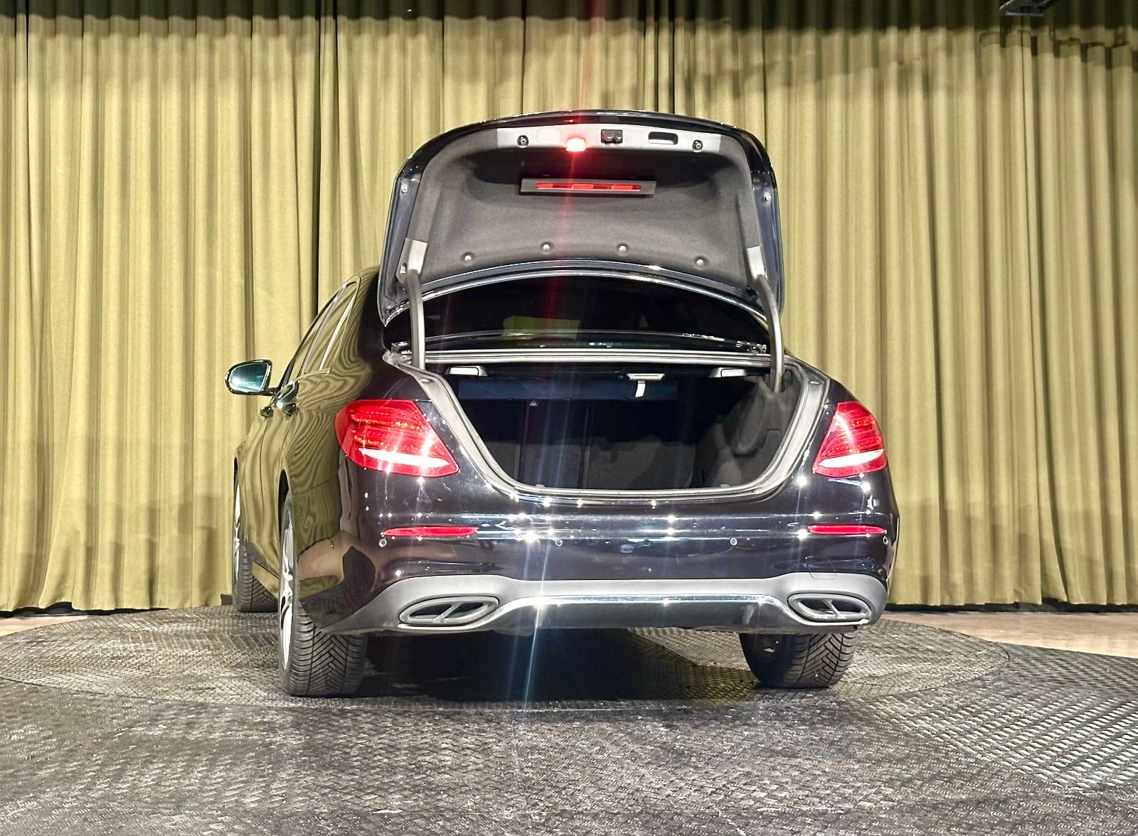 Billede af Mercedes E220 d 2,0 AMG Line aut.