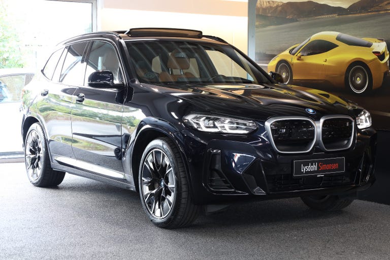 BMW iX3 Charged M-Sport