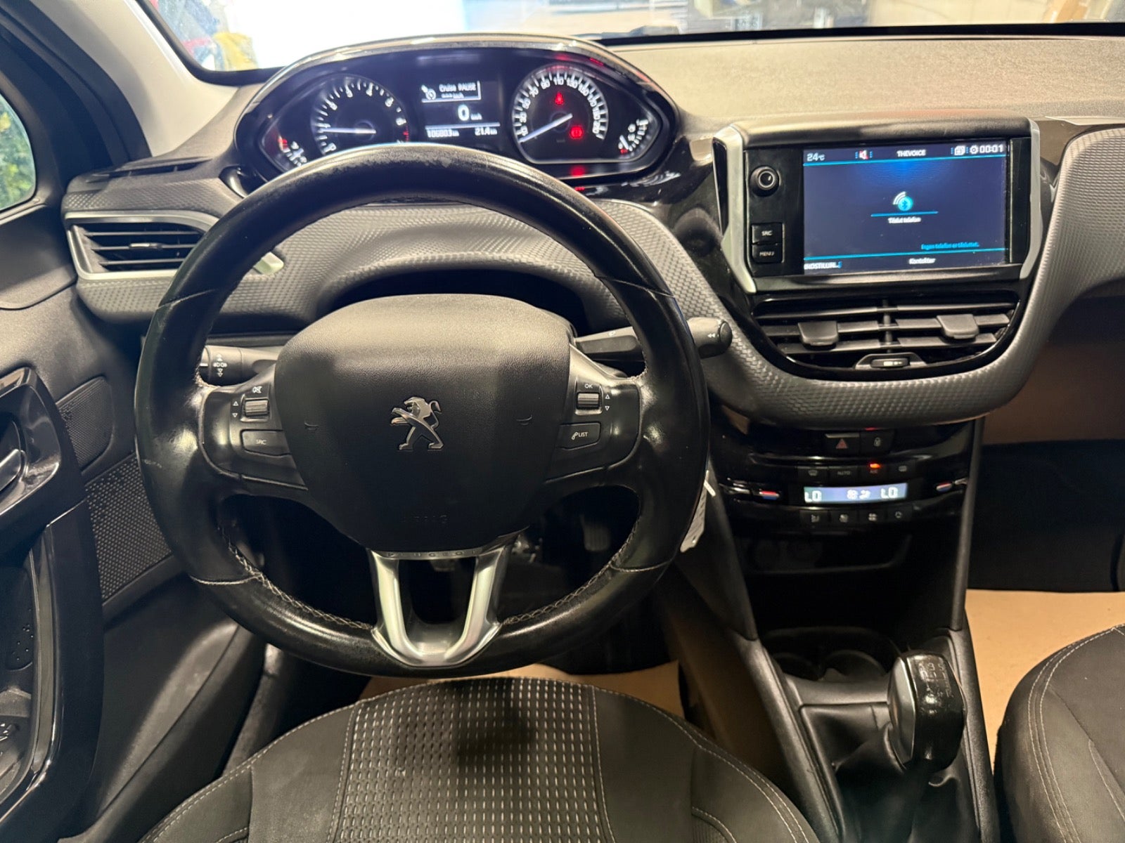 Billede af Peugeot 208 1,2 PureTech 82 Allure Sky