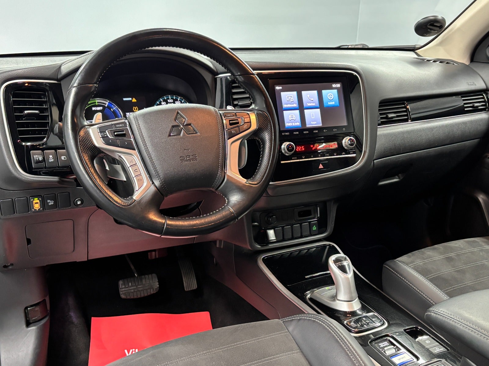 Billede af Mitsubishi Outlander 2,4 PHEV Invite CVT 4WD