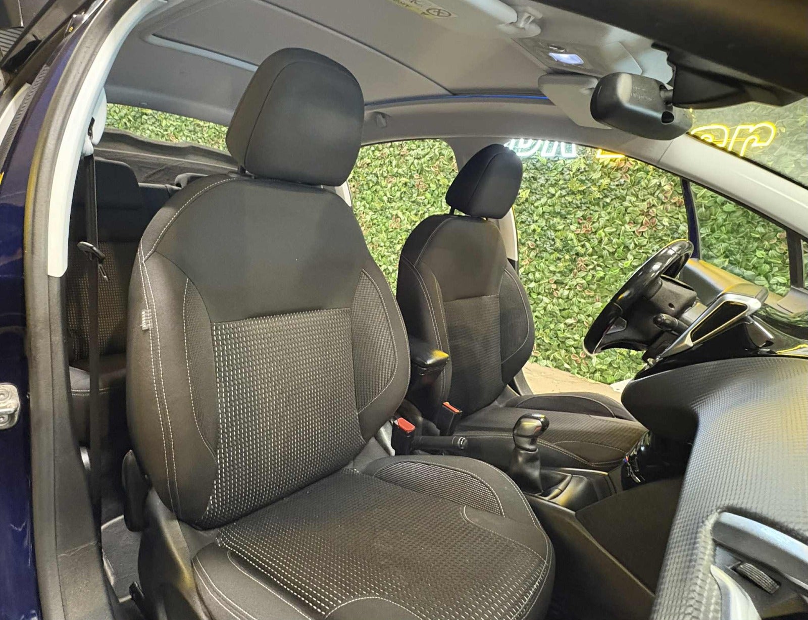 Billede af Peugeot 208 1,6 BlueHDi 100 Allure Sky