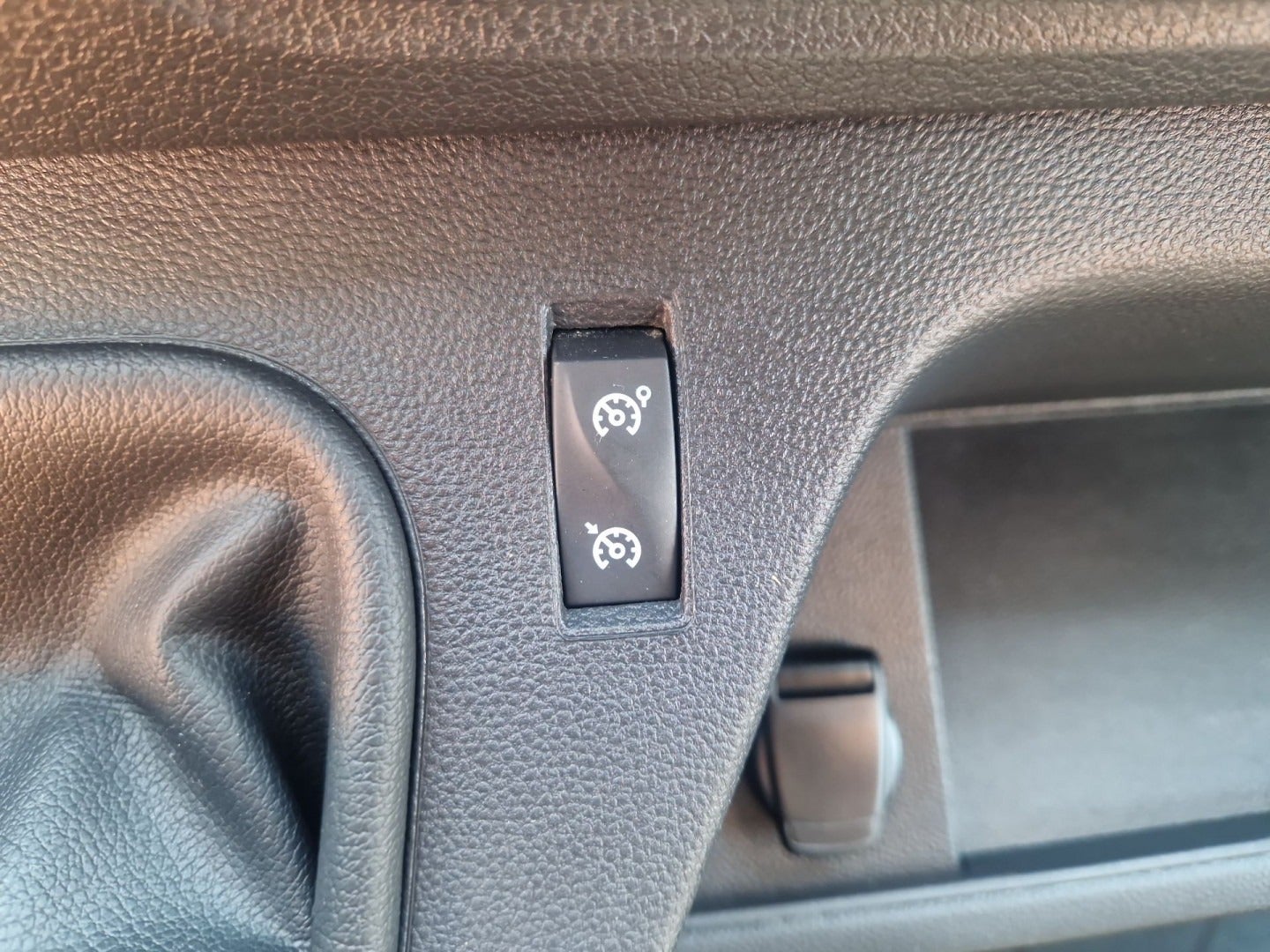 Billede af Renault Master IV T35 2,3 dCi 145 L4H2 Kassevogn RWD