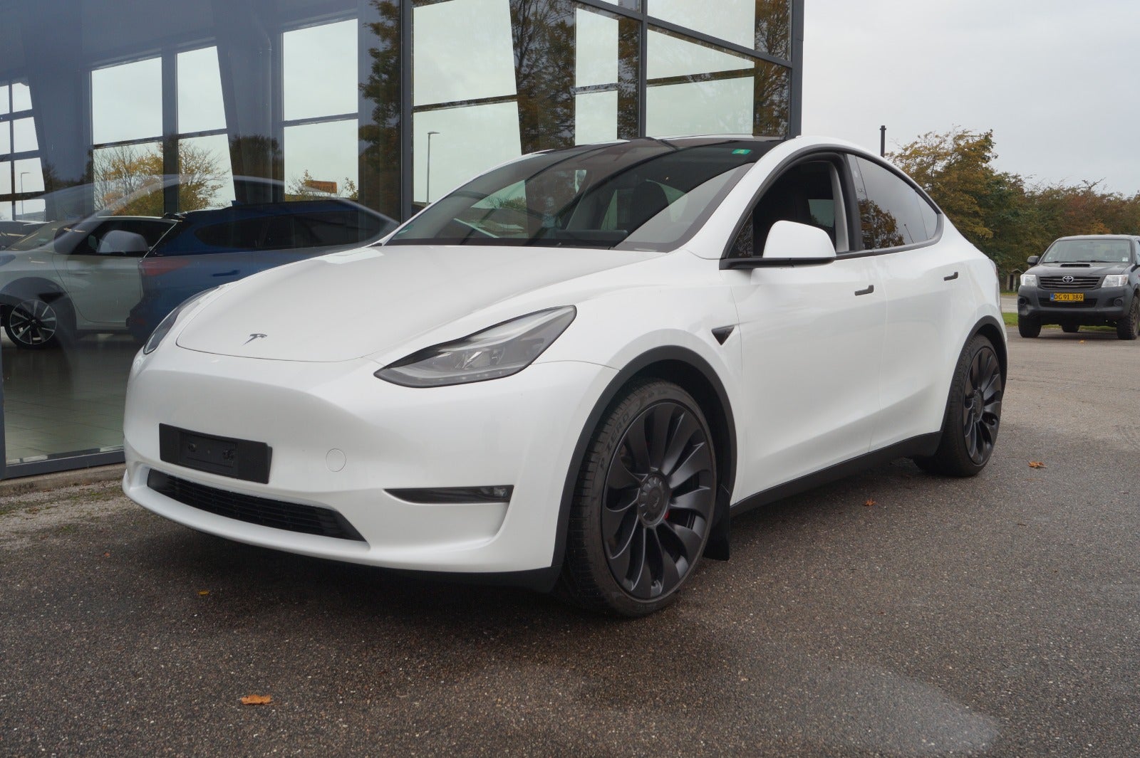 Tesla Model Y 2023