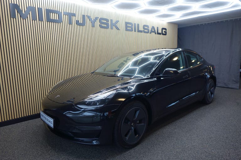 Tesla Model 3 Long Range AWD