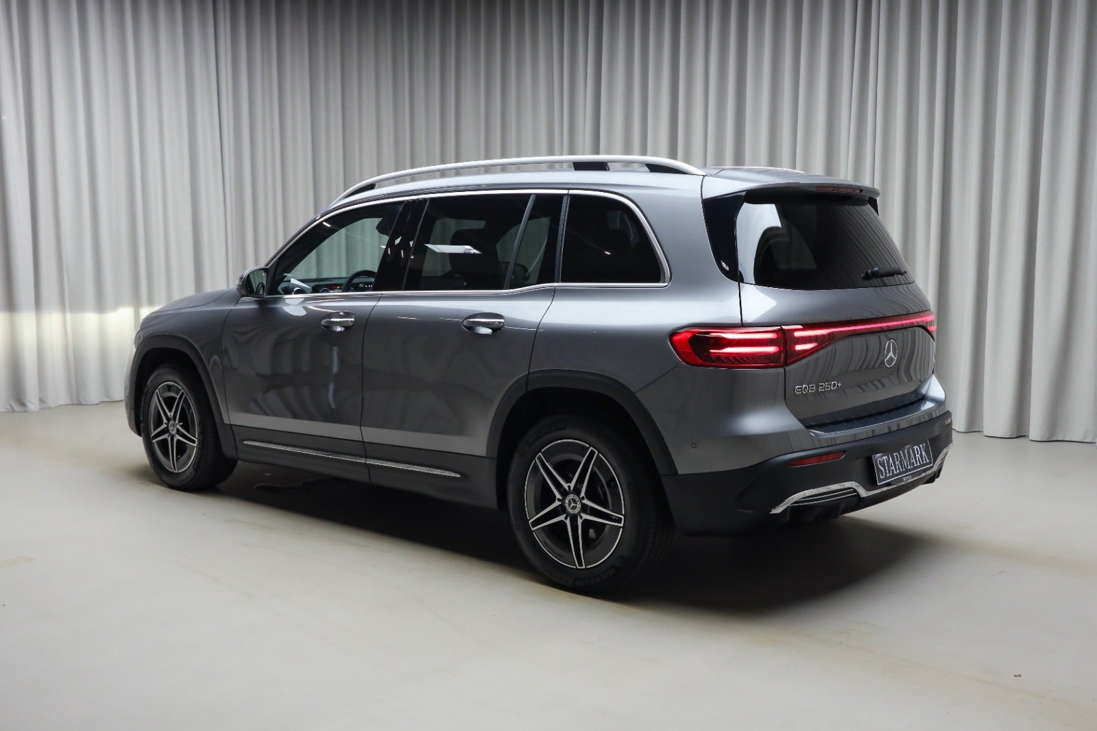 Mercedes-Benz EQB 250+ (3/8)
