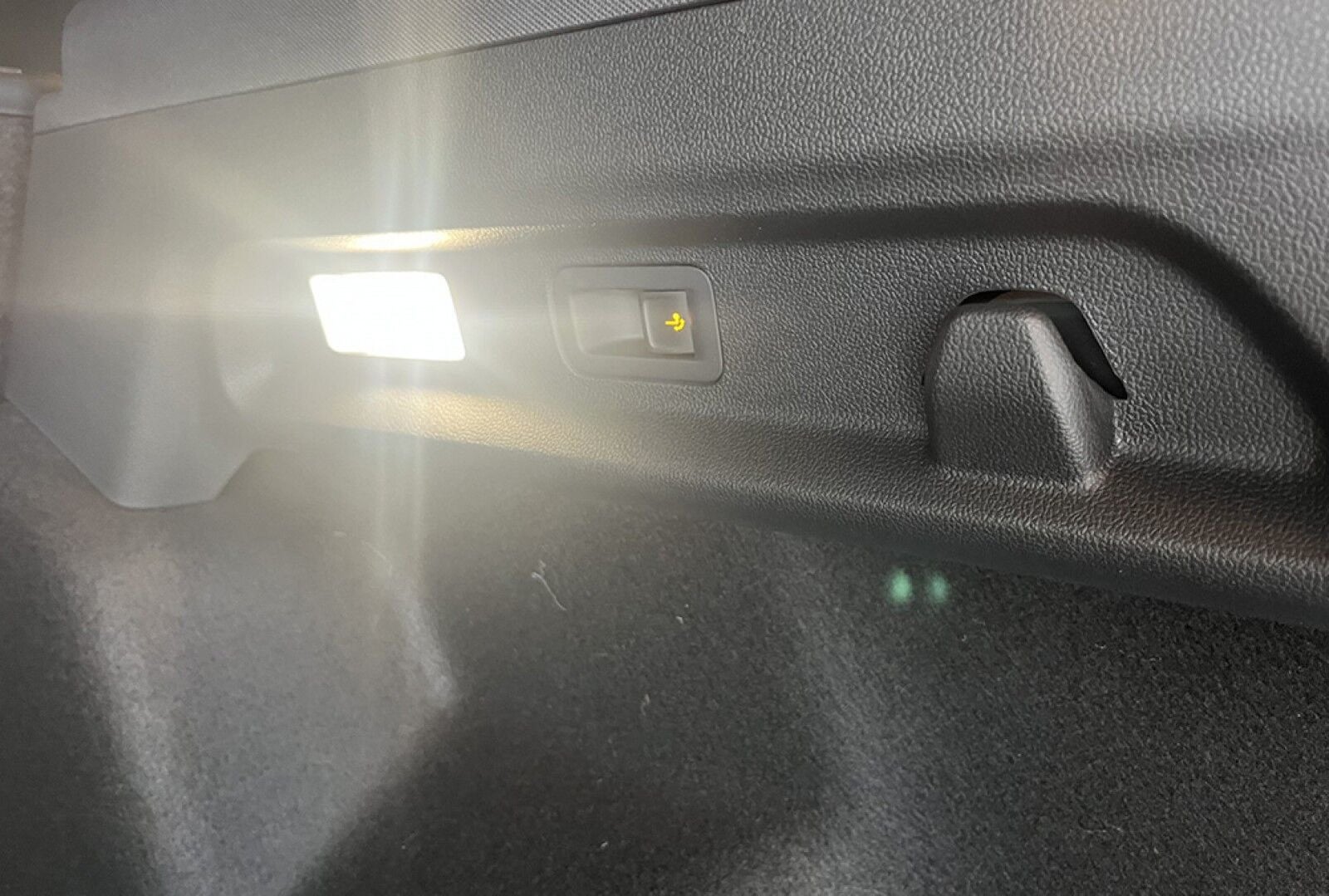 Ford Explorer Premium Extended Range