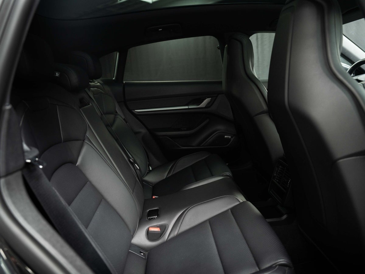 Gallery image 18 of 18