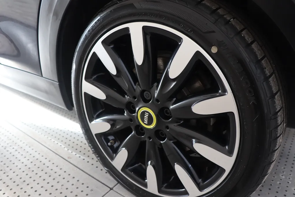 MINI Cooper SE Yours Trim