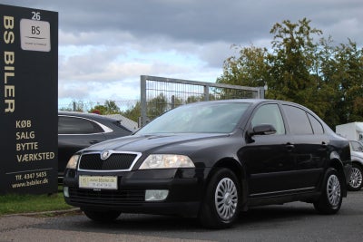 Skoda Octavia 1,6 FSi Ambiente Benzin modelår 2008 km 321000 Sort træk ABS airbag startspærre servos