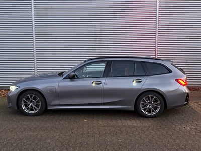 BMW 330e Touring M-Sport aut. billede 1