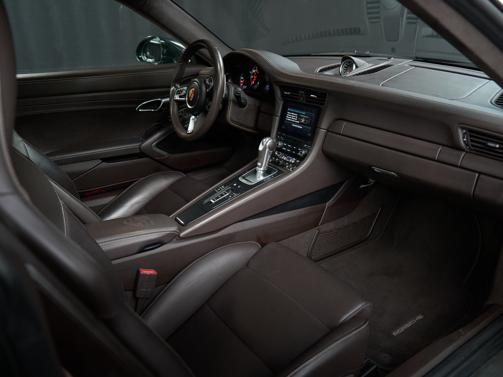 Gallery image 14 of 18