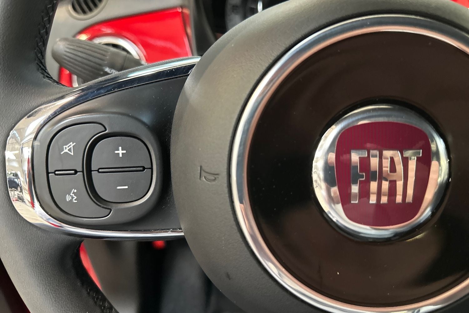 Billede af Fiat 500C 1,0 Hybrid (RED)