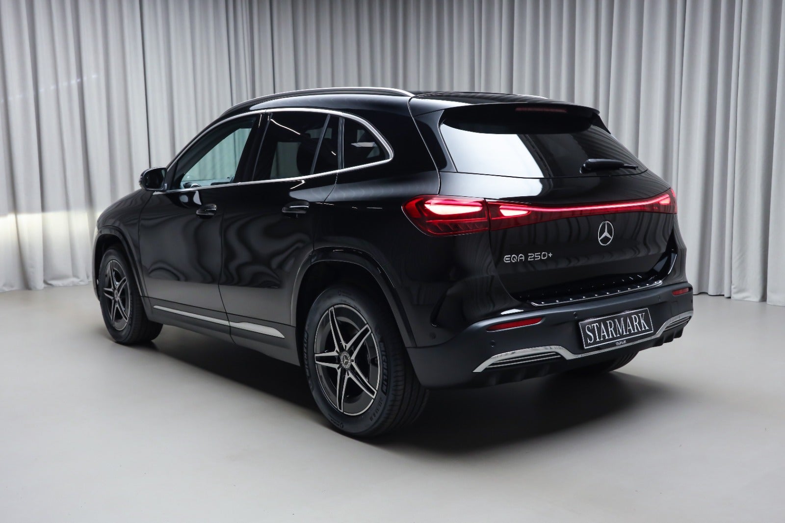 Mercedes-Benz EQA 250+ (3/8)